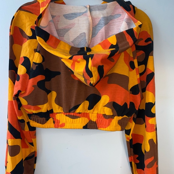 Cropped orange army hoodie - Picture 8 of 12
